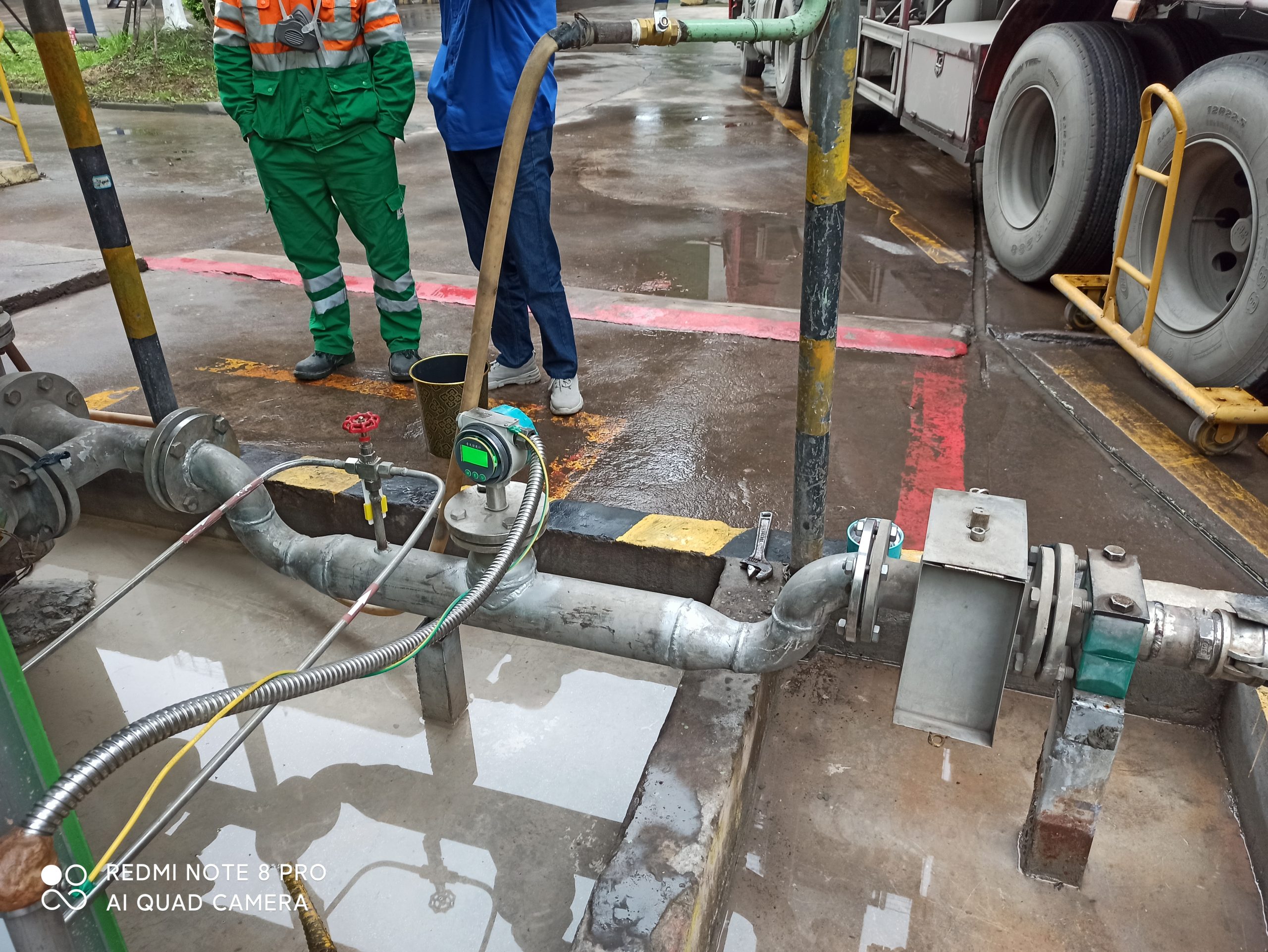 西安云儀工業(yè)在線音叉密度計：賦能油田與采油廠精準高效生產(chǎn)